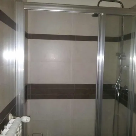 Πανσιόν Palese Profumo Di Mare 2*